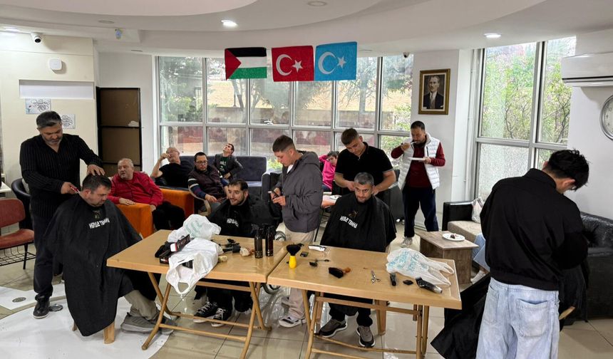 Pursaklar’da Özel Gençlere Bayram Tıraşı