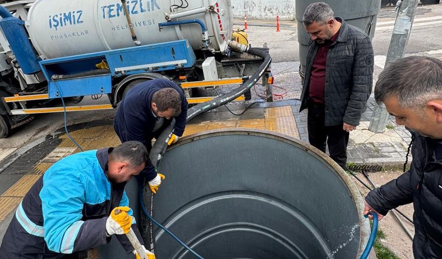 Pursaklar’da Konteynerlere Yerinde Hijyen: Çöp Toplama Sonrası Dezenfekte Mesaisi