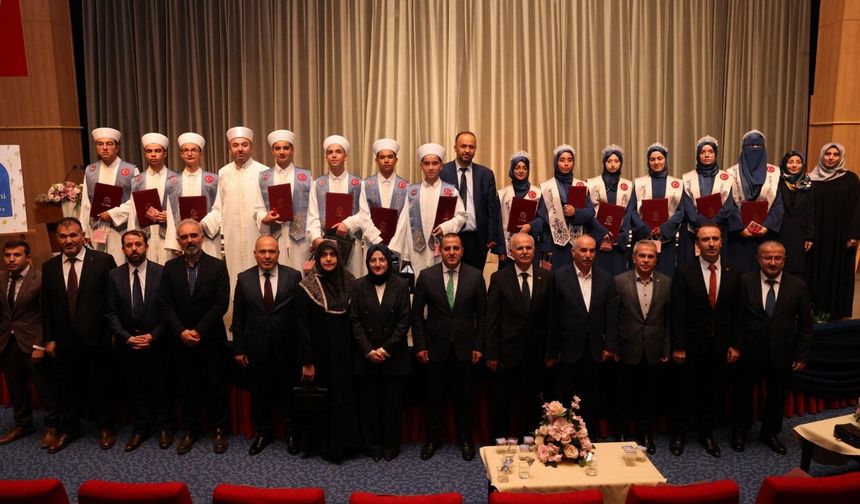 Akyurt’ta Hafızlık İcazet Programı Düzenlendi
