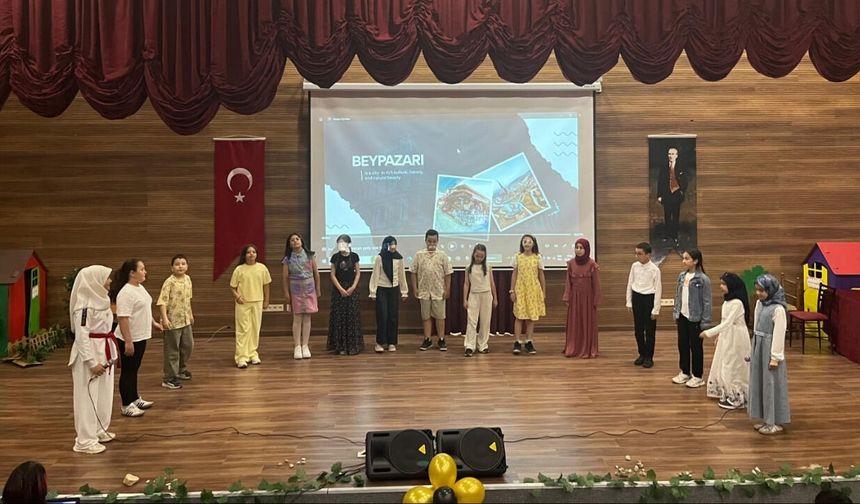 Beypazarı’nda İngilizce Drama ve Şarkı Gösterisi