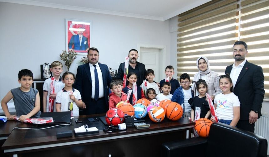 Kahramankazan'da Minik Çevreciler Ödüllendirildi