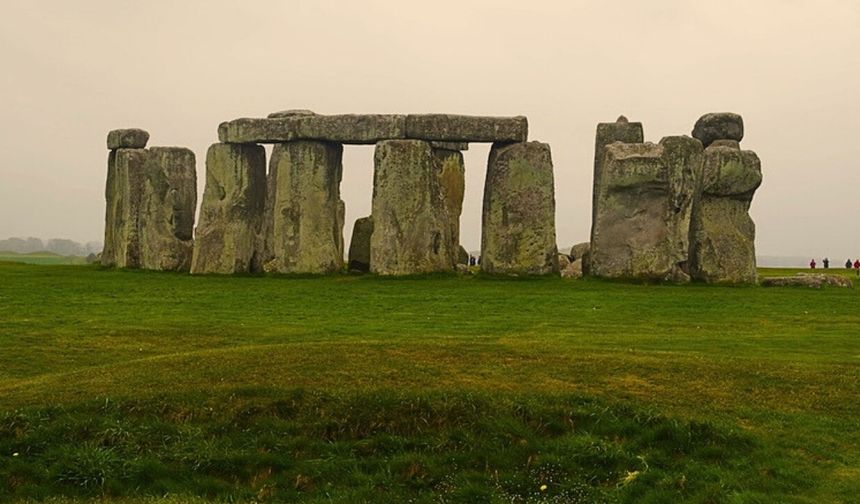 Stonehenge’in 6 Tonluk Sunak Taşı Nasıl Taşındı?