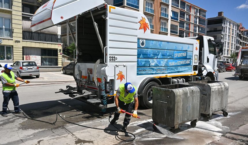 Altındağ’da Günde 50 Çöp Konteyneri Yerinde Yıkanıyor