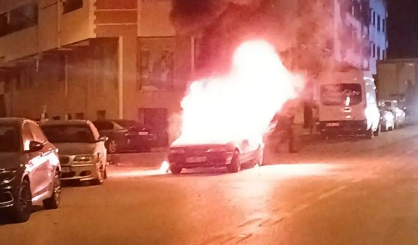 Elmadağ’da Seyir Halindeki Otomobil Alev Alev Yandı
