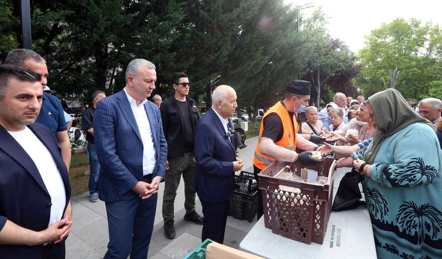 Yenimahalle’de 50 Bin Porsiyon Aşure Dağıtıldı