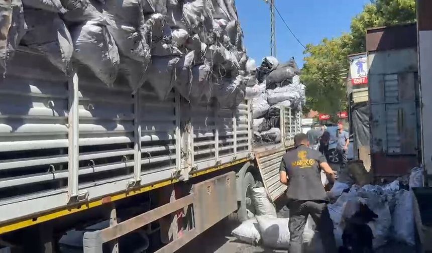 Altındağ'da Kömür Yüklü Tıra Narkotik Baskını: Kovaların İçinden Esrar Çıktı