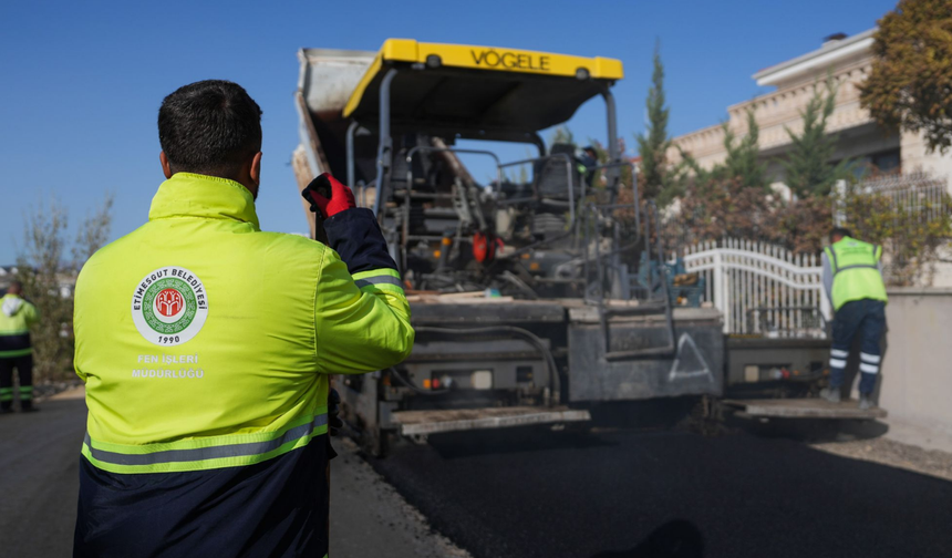 Etimesgut'ta Asfalt Yenileme Çalışmaları Sürüyor