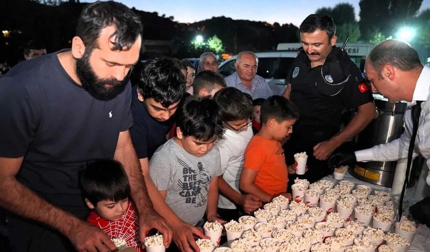 Ankara Keçiören'de Vatandaşlar Açık Hava Konserinde Buluştu