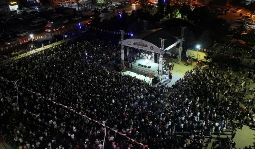 Arasta Sincan'da Fuar ve Konser Coşkusu Bir Arada