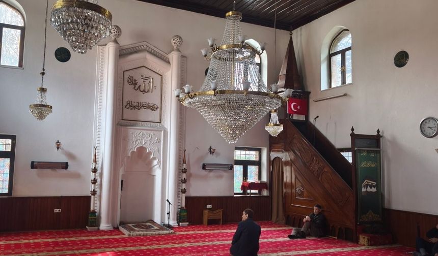 Kızılcahamam Yukarı Camii