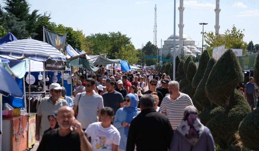 Çubuk Turşu Festivali'nde Ziyaretçilere Tonlarca Yöresel Lezzet İkram Edildi