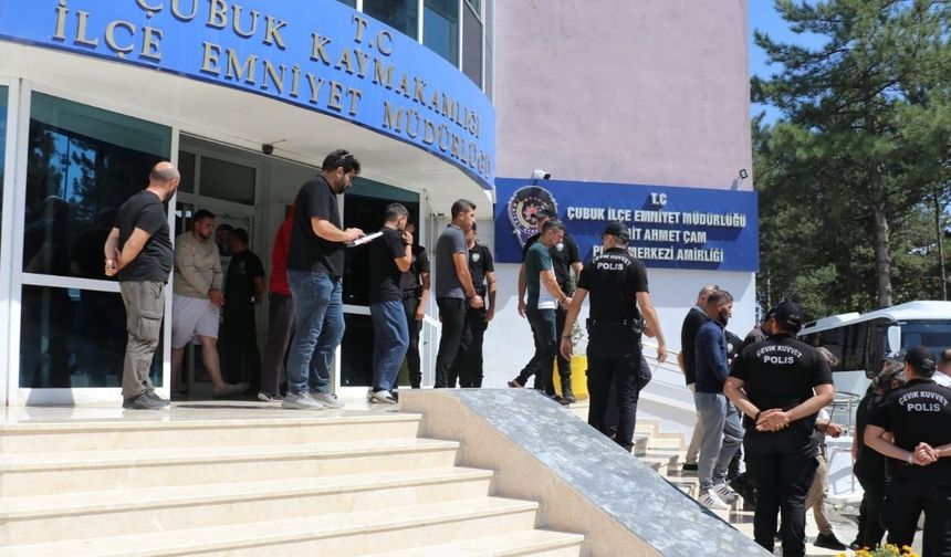 Çubuk’ta Yol Denetim Noktalarını Paylaşan 36 Şüpheli Yakalandı