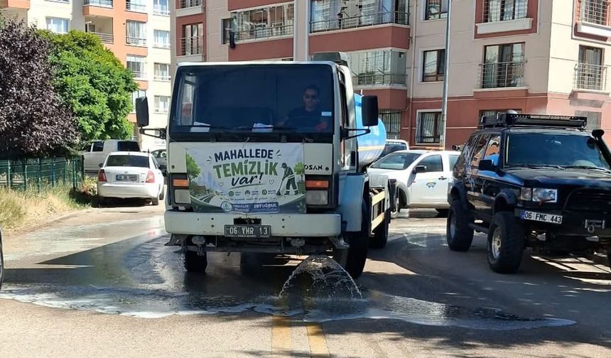 Pursaklar’daki Temizlik Seferberliği Saray Cumhuriyet Mahallesi’nde Devam Ediyor