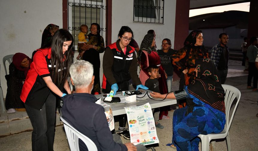 Polatlı’da Çadır Kentteki Mevsimlik İşçilere Sağlık Taraması: Çocuklara Açık Hava Sineması Kuruldu