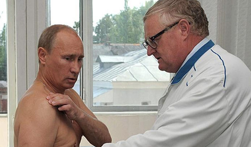 En büyük korkusunun zehirlenmek olduğu belirtilen Putin, yabancı bir ülkeyi ziyarete gittiğinde; yemekler, temizlik malzemeleri, banyo takımları, çarşafları vb. mühürlü bir şekilde getiriliyor.