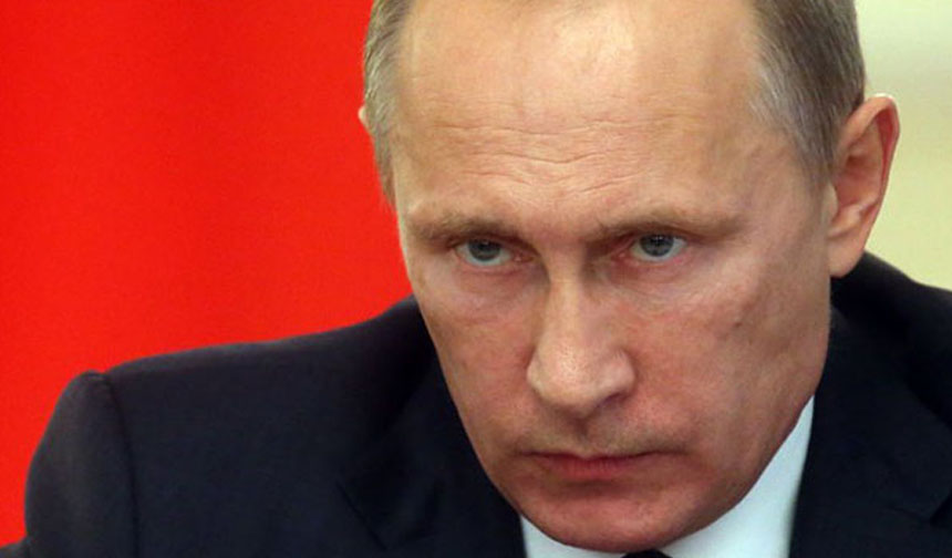 Kaplan gezdirirken objektiflere yansıdı… Hatta bir televizyon kanalı çalışanını Amur kaplanının saldırısından Putin’in kurtardığı dahi iddia edildi...