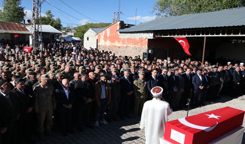 Şehit Onbaşı Recep Kabala, Erzurum'da Toprağa Verildi 2 Görsel