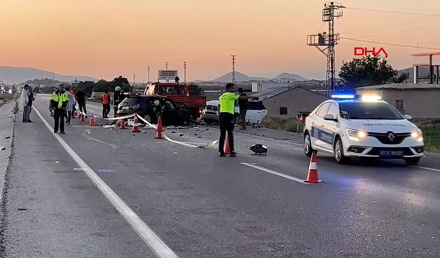 Sabah Saatlerinde Kahreden Kaza 4 Ölü 2 Bebek Ağır Yaralı