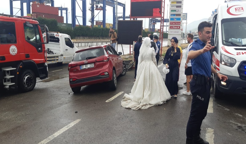 Kocaeli'de Düğün Öncesi Korkunç Kaza 5 Yaralı Görsel 1