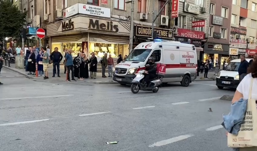 İstanbul’da Kontrolden Çıkan İett Otobüsü Dükkâna Daldı! Görsel 2