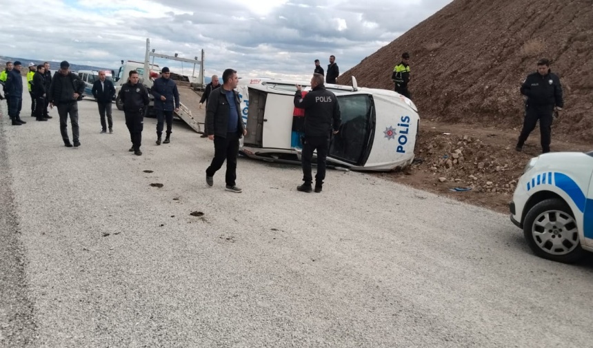 Çorum'da 'Dur' İhtarı Kaza Getirdi Polis Aracı Takla Attı! Görsel 2