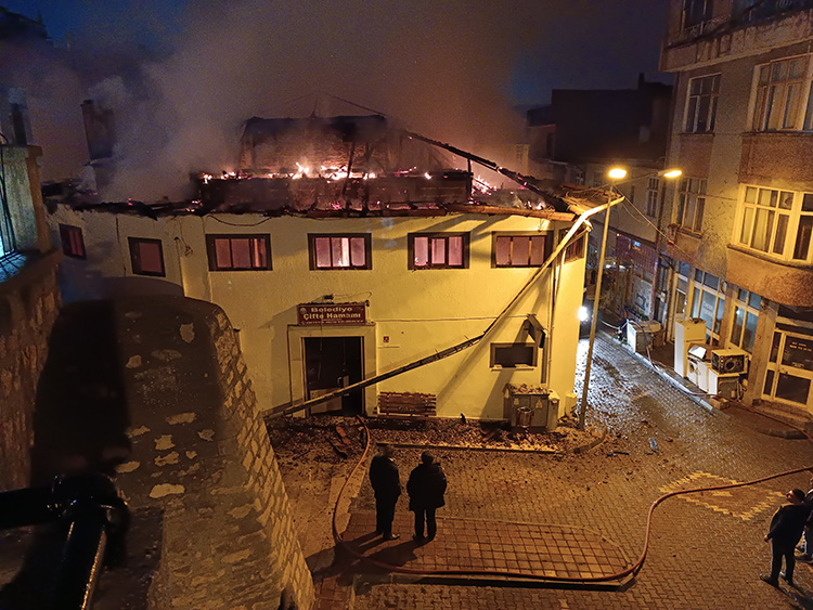 Kastamonu’da Feci Yangın Tarihi Hamam Küle Döndü Görsel 2