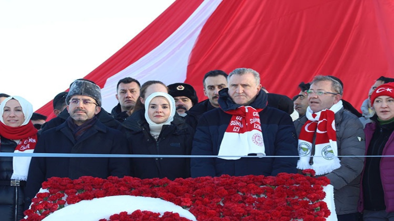 Sarıkamıs Sehitleri, Kardan Heykeller Sergisiyle Anıldı 3