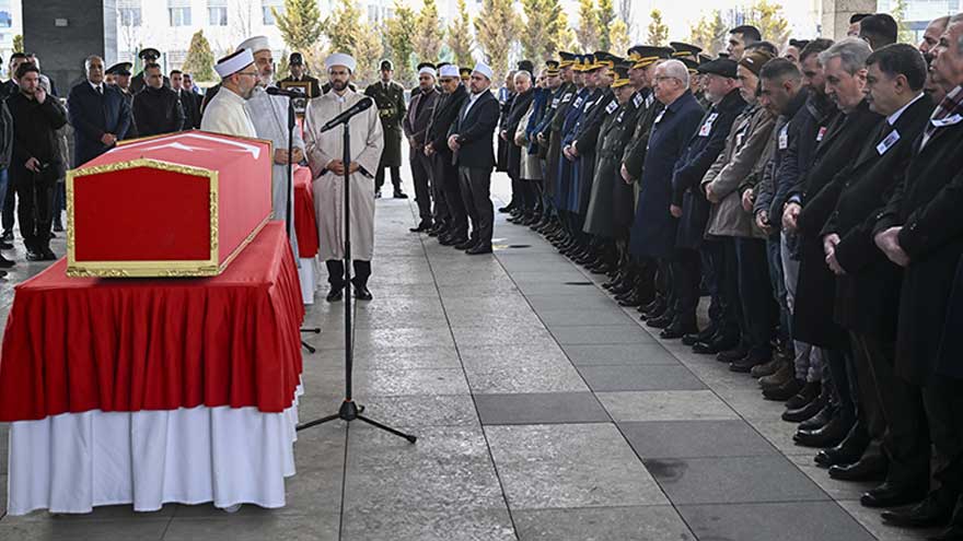 Şehit Asker Için Cenaze Töreni Bir