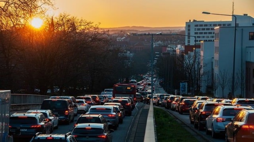 Ambulanslara Trafikte Yol Açan Fermuar Sistemi Nedir