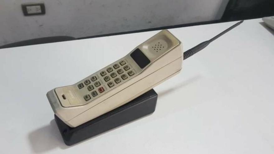 Dünyanın İlk Cep Telefonu Motorola Dynatac 8000X 2