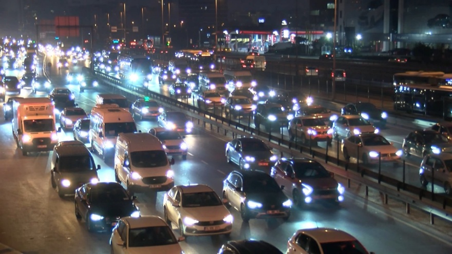 İstanbul’da Okulların Açılmasıyla Trafik Yoğunluğu Arttı1