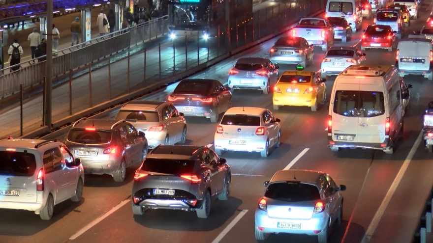 İstanbul’da Okulların Açılmasıyla Trafik Yoğunluğu Arttı2