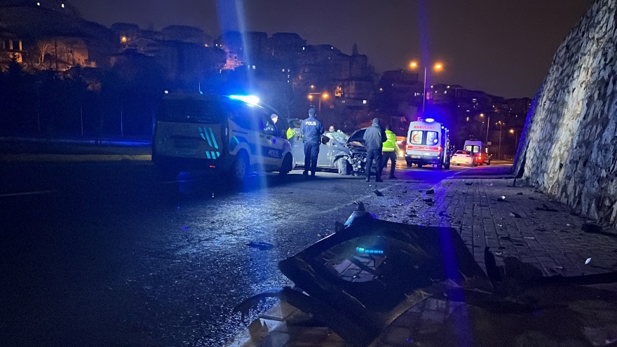Kocaeli’de Feci Kaza Kontrolden Çıkan Araç Takla Attı! 3