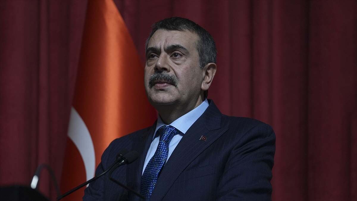 Milli Eğitim Bakanı Tekin’den Beyaz Önlük Açıklaması