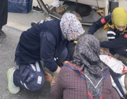 Sakarya’da Minibüs Takla Attı, 2 Kişi Yaralandı3