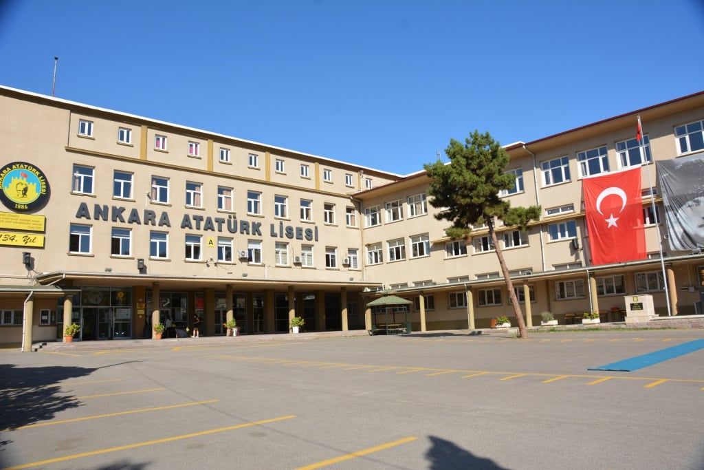 Ankara Atatürk Lisesi 141 Yıldır Geleceğe Işık Tutuyor