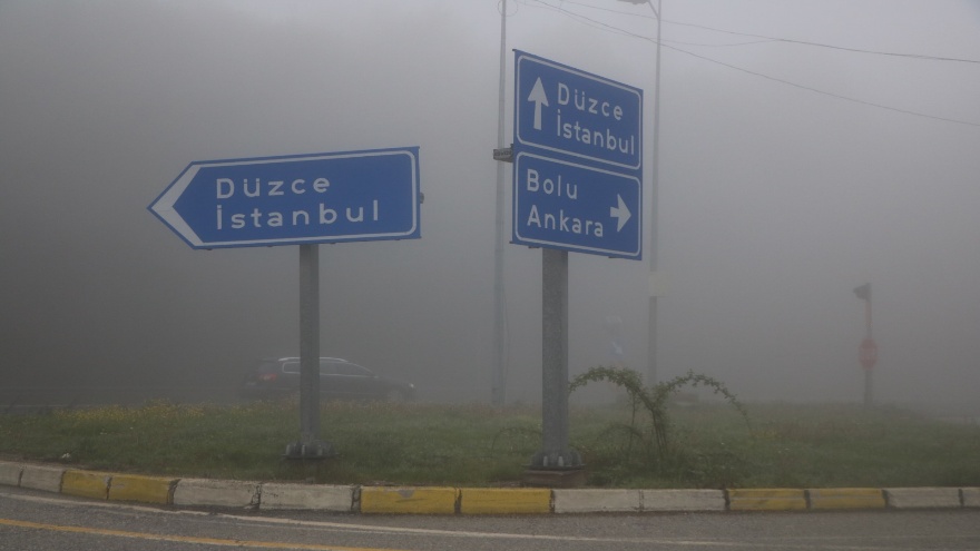 Bolu Dağı’nda Yoğun Sis Trafiği Olumsuz Etkiledi2