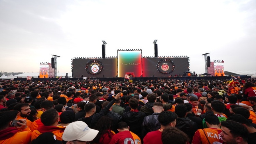 Galatasaray 25. Şampiyonluğunu Boğaz’da Kutluyor3