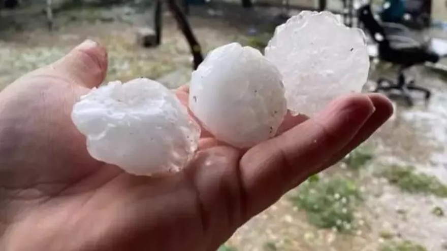 Şanlıurfa'da Tarım Arazileri Dolu Nedeniyle Zarar Gördü2