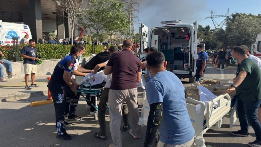 İzmir’de Depo Yangını Hastane Güvenlik Için Tahliye Edildi3
