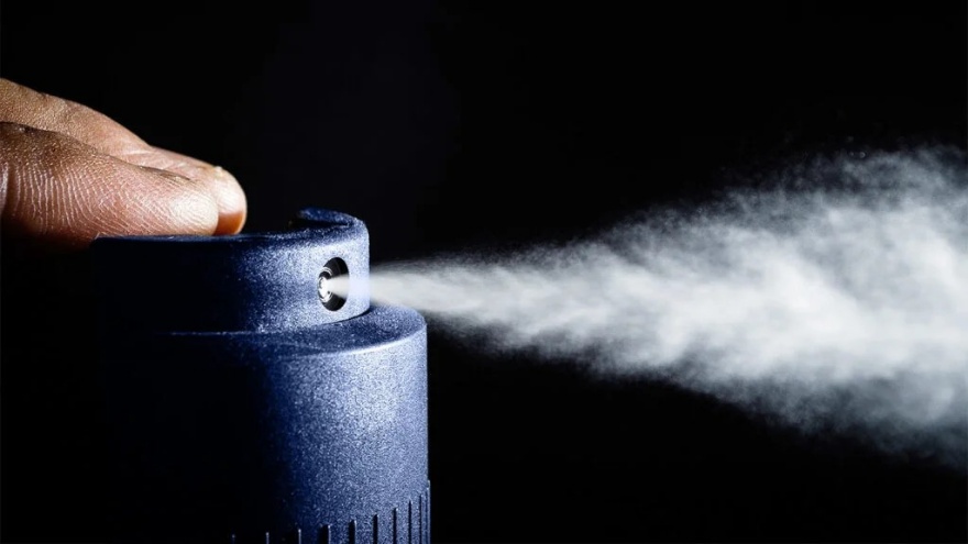 Kıyafetlere Bulaşan Deodorant Lekeleri Nasıl Çıkarılır 2