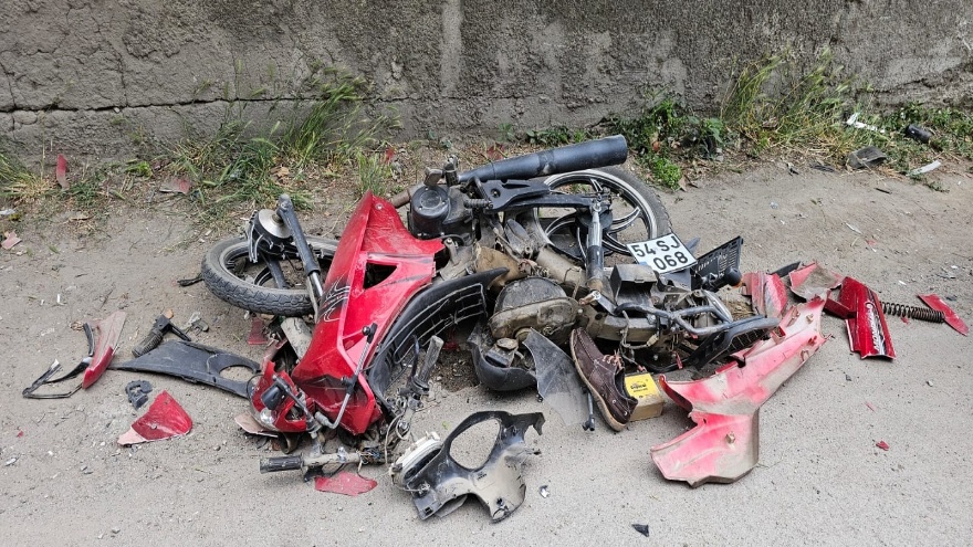 Sakarya’da Feci Kaza Motosikletle Otomobil Çarpıştı