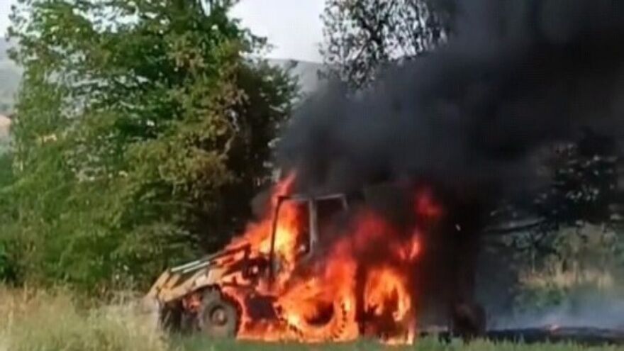 Bursa İnegöl’de Çıkan Yangın, İş Makinesini Küle Çevirdi