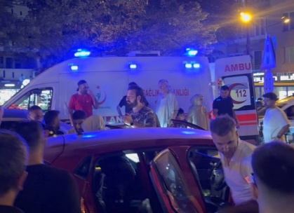 Bursa İnegöl’de Üç Araç Birbirine Girdi, 4 Kişi Yaralandı2