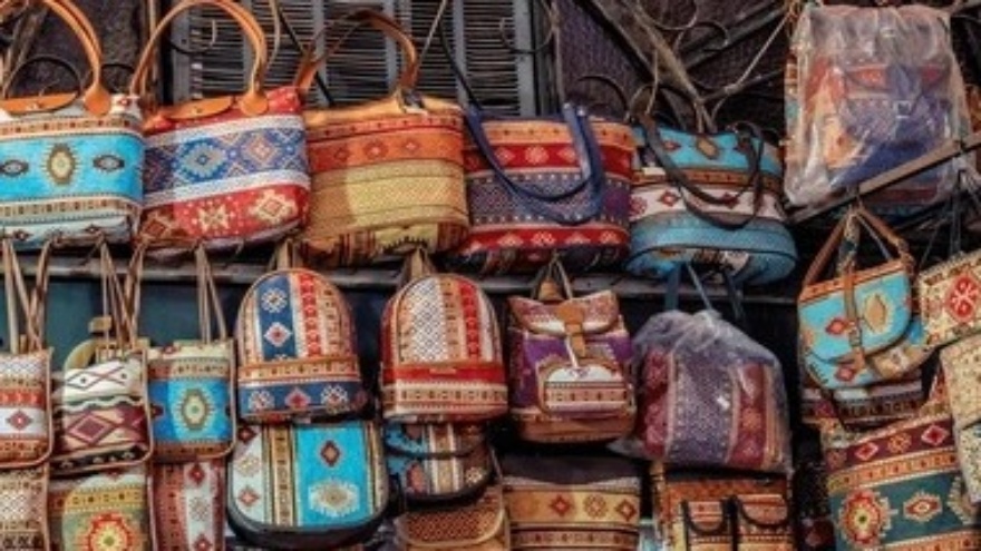 Geleneksel Motifler Dokuma Çantalarda Yeniden Canlanıyor 3