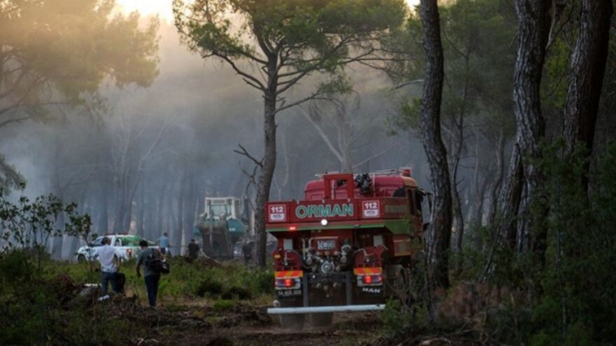 İzmir’de Yangın Alarmı Müdahale Devam Ediyor 3