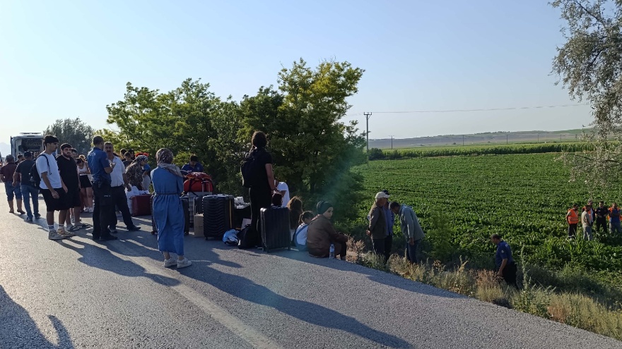 Konya’da Yolcu Otobüsü Şarampole Uçtu 7 Yaralı 2