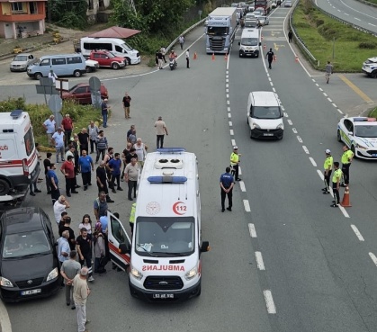 Rize’de Otomobil Dereye Düştü 1 Ölü, 8 Yaralı 2