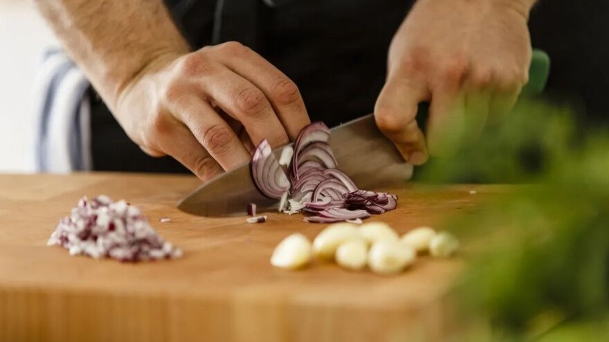 Soğan Ve Sarımsağın Doğranma Şekli Yemeğin Tadını Nasıl Etkiler 4