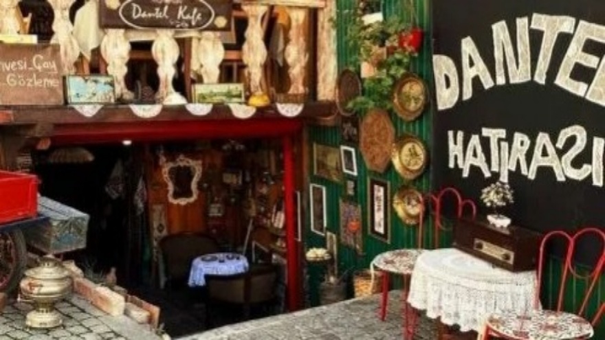 Ankara Kalesi’nin Otantik Durağı Eskici, Sahaf Ve Kafe